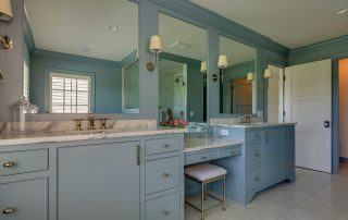 how to paint bathroom cabinets